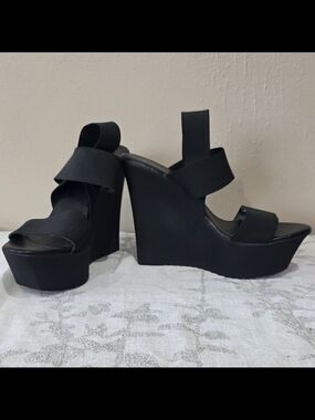 Candie's Black Platform Wedge Sandals